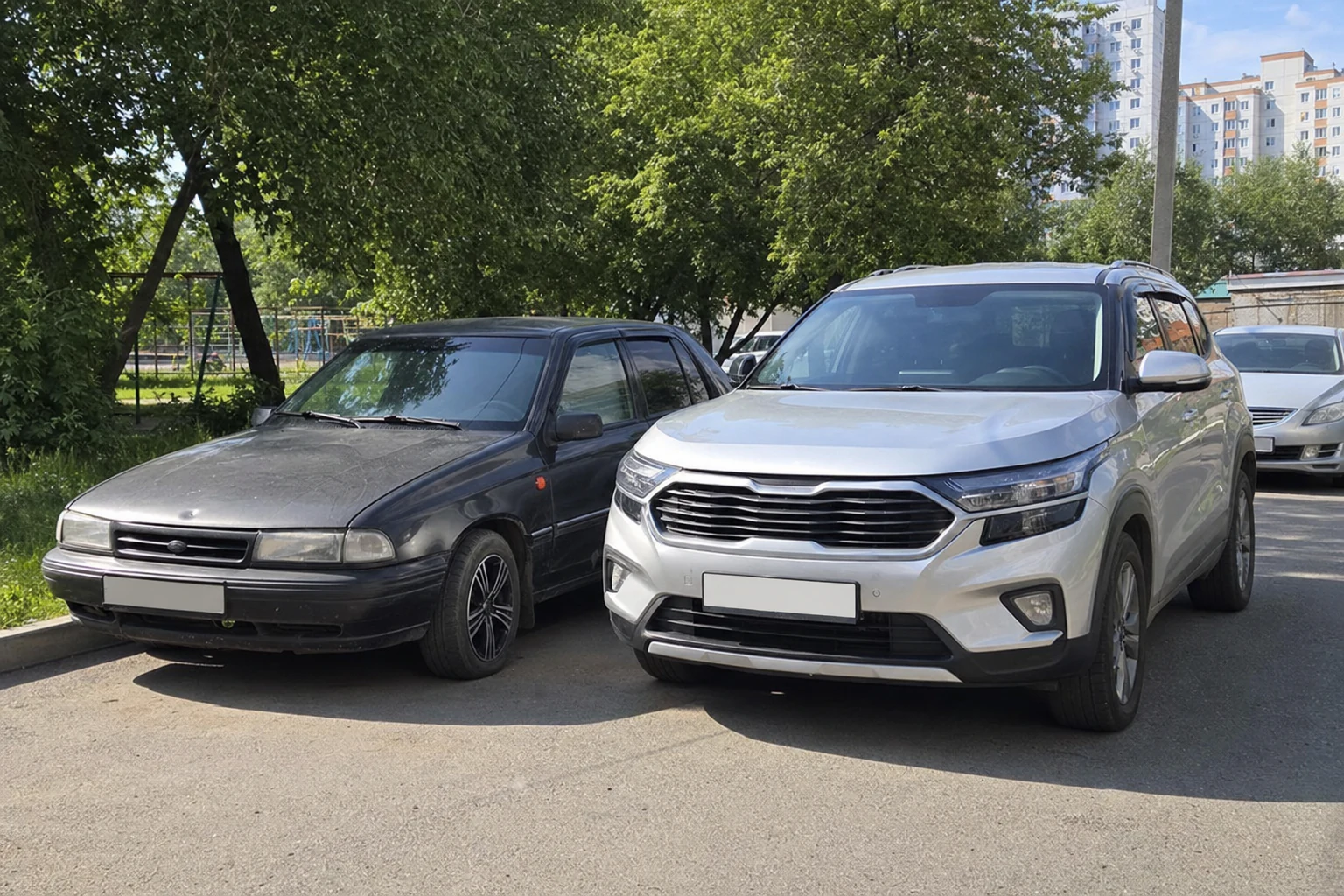 Автомобили разного года выпуска